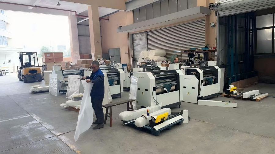 New Star YFMB-950B Split Semi-Auto Laminating Machines များကို အီဂျစ်နိုင်ငံသို့ တင်ပို့ရန်အတွက် ပြင်ဆင်နေပါသည်။