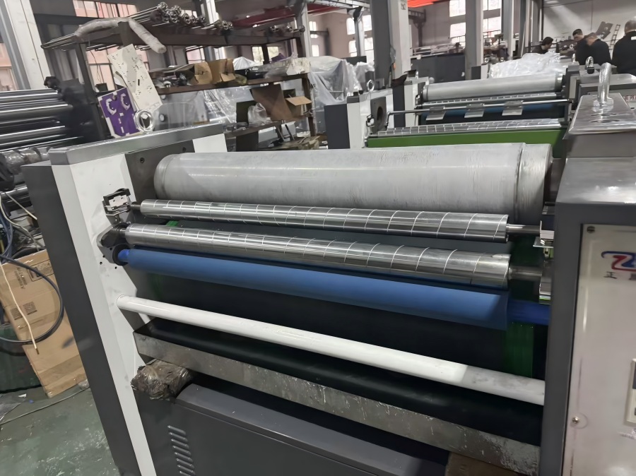 NEW STAR ၏ YF-920C စက်မှုအဆင့် ဖောင်းကြွစက်ကို ထုတ်လုပ်နေပြီဖြစ်သည်။